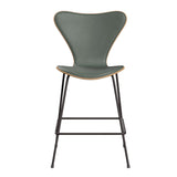 Fritz Hansen - 3187 lav barstol, naturfiner og forsidepolstret i Grace læder - Bøg - Concrete Grey læder - Warm Graphite stel - Jacobsen Plus