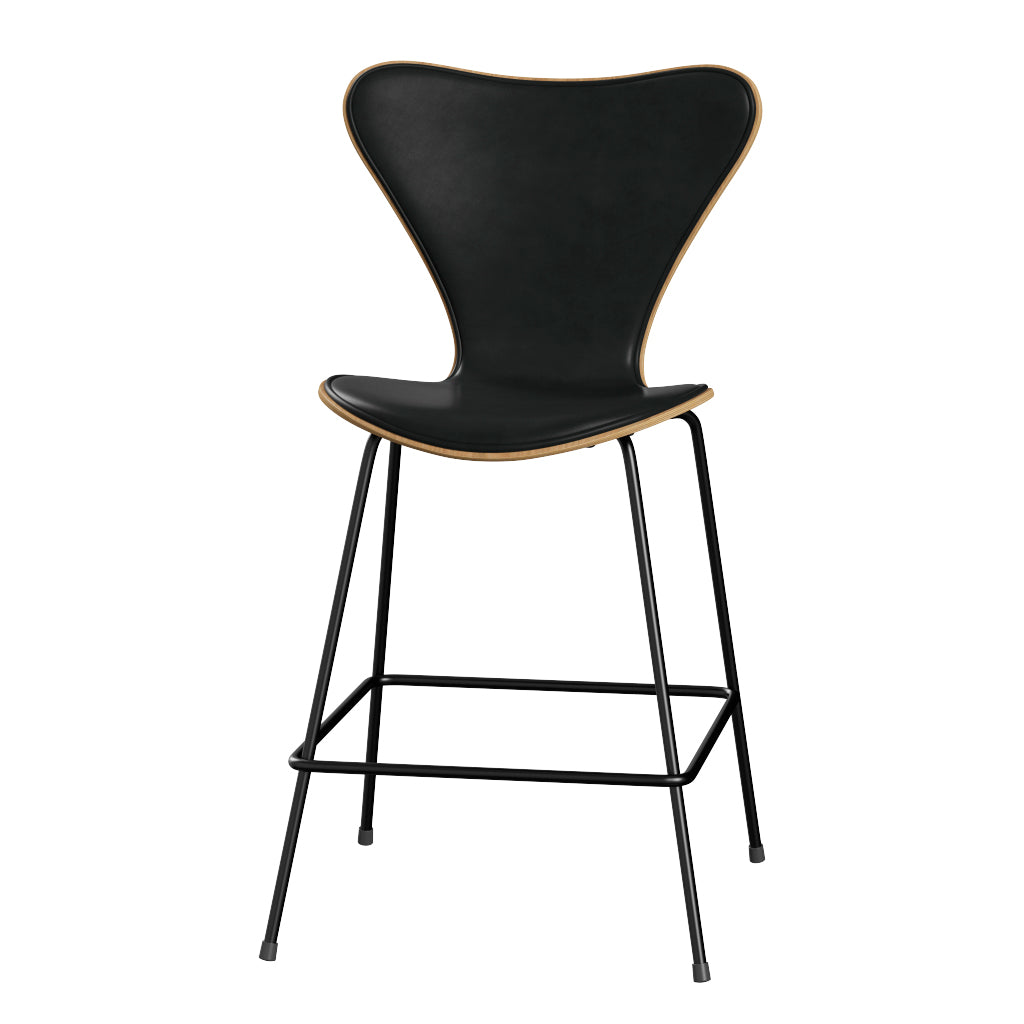 Fritz Hansen - 3187 lav barstol, naturfiner og forsidepolstret i Grace læder - Eg - Sort læder - Sort stel - Jacobsen Plus