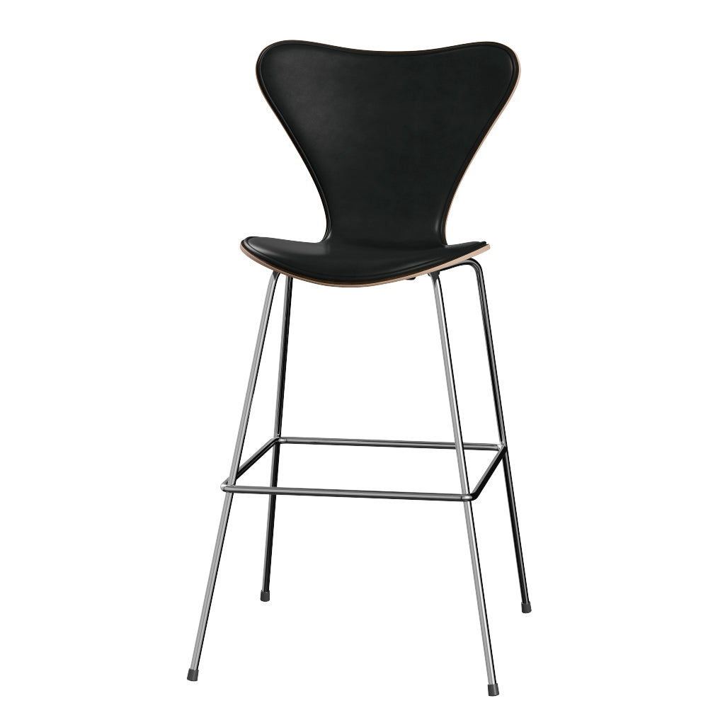 Fritz Hansen - 3197 høj barstol, naturfiner og forsidepolstret i Grace læder - Mørkbejdset eg - Sort læder - Krom stel - Jacobsen Plus