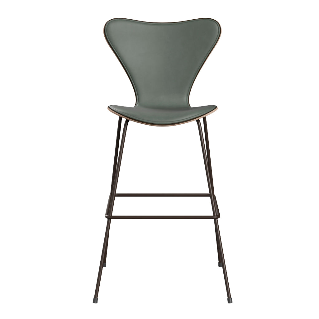 Fritz Hansen - 3197 høj barstol, naturfiner og forsidepolstret i Grace læder - Mørkbejdset eg - Concrete Grey læder - Brown Bronze stel - Jacobsen Plus