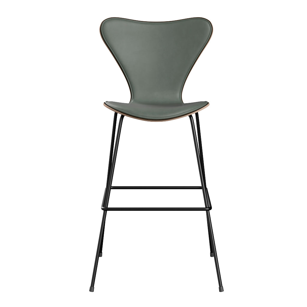 Fritz Hansen - 3197 høj barstol, naturfiner og forsidepolstret i Grace læder - Mørkbejdset eg- Concrete Grey læder - Sort stel - Jacobsen Plus