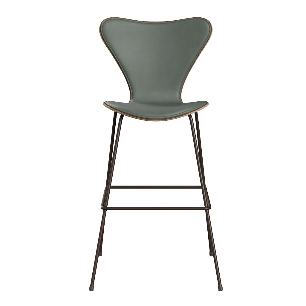 Fritz Hansen - 3197 høj barstol, naturfiner og forsidepolstret i Grace læder - Valnød - Concrete Grey læder - Brown Bronze stel - Jacobsen Plus