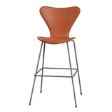 Fritz Hansen - 3197 høj barstol, naturfiner og forsidepolstret i Grace læder - Valnød - Valnød læder - Silver Grey stel - Jacobsen Plus
