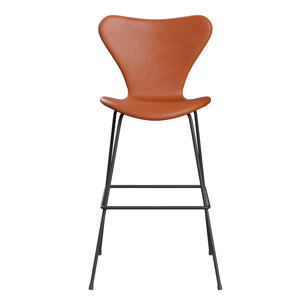 Fritz Hansen - 3197 høj barstol, fuldpolstret i Grace læder - Valnød læder - Warm Graphite stel - Jacobsen Plus