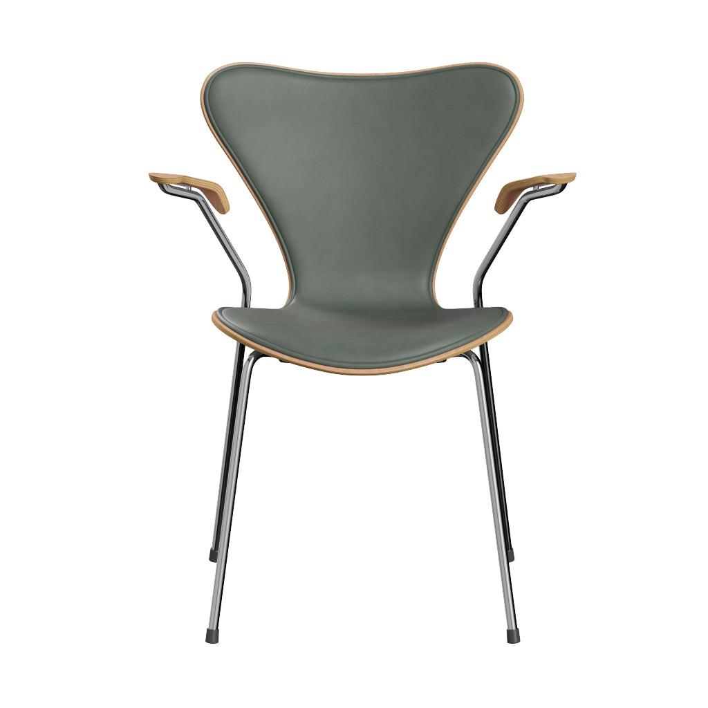 Fritz Hansen - 3207 stol med armlæn, naturfiner og forsidepolstret i Grace læder - Bøg - Concrete Grey læder - Krom stel - Jacobsen Plus