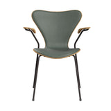 Fritz Hansen - 3207 stol med armlæn, naturfiner og forsidepolstret i Grace læder - Eg - Concrete Grey læder - Warm Graphite stel - Jacobsen Plus