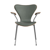 Fritz Hansen - 3207 stol med armlæn, naturfiner og forsidepolstret i Grace læder - Valnød - Concrete Grey læder - Krom stel - Jacobsen Plus