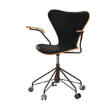 Fritz Hansen - 3217 kontorstol med armlæn, naturfiner og forsidepolstret i Grace læder - Kirsebær - Sort læder - Brown Bronze stel - Jacobsen Plus