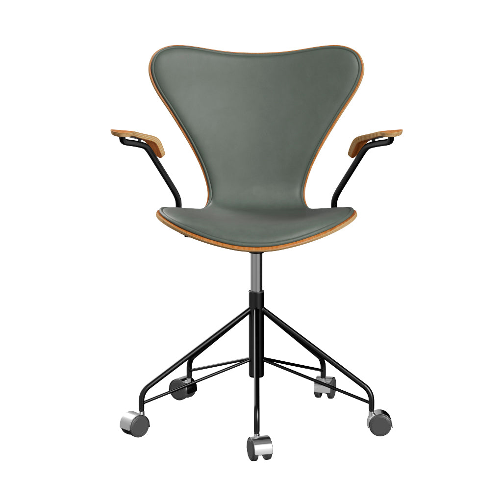 Fritz Hansen - 3217 kontorstol med armlæn, naturfiner og forsidepolstret i Grace læder - Kirsebær - Concrete Grey læder - Sort stel - Jacobsen Plus