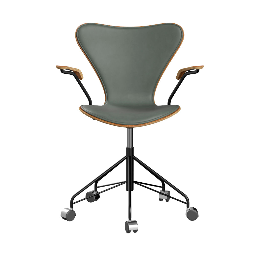 Fritz Hansen - 3217 kontorstol med armlæn, naturfiner og forsidepolstret i Grace læder - Elm - Concrete Grey læder - Sort stel - Jacobsen Plus