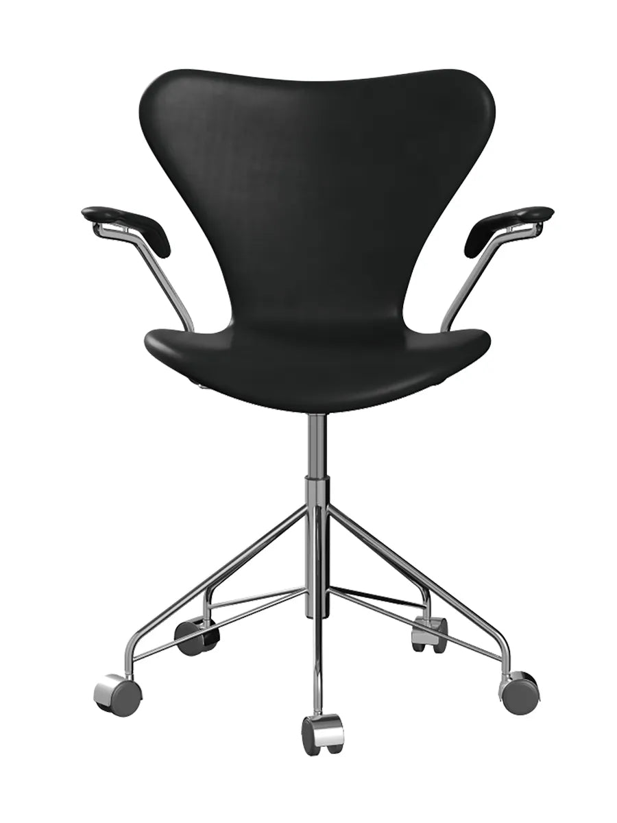 3217 Serie 7 Kontorstol af Arne Jacobsen