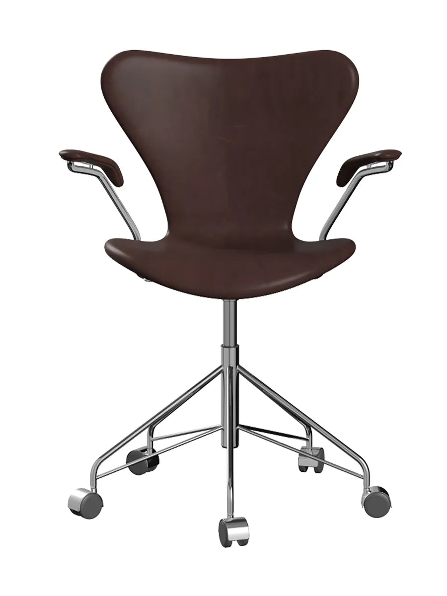 3217 Serie 7 Kontorstol af Arne Jacobsen - Fuldpolstret / Embrace læder / Chokolade - Jacobsen Plus
