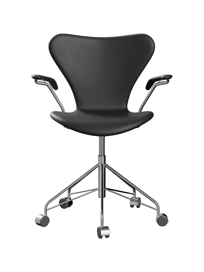 3217 Serie 7 Kontorstol af Arne Jacobsen - Fuldpolstret / Essential læder / Sort - Jacobsen Plus