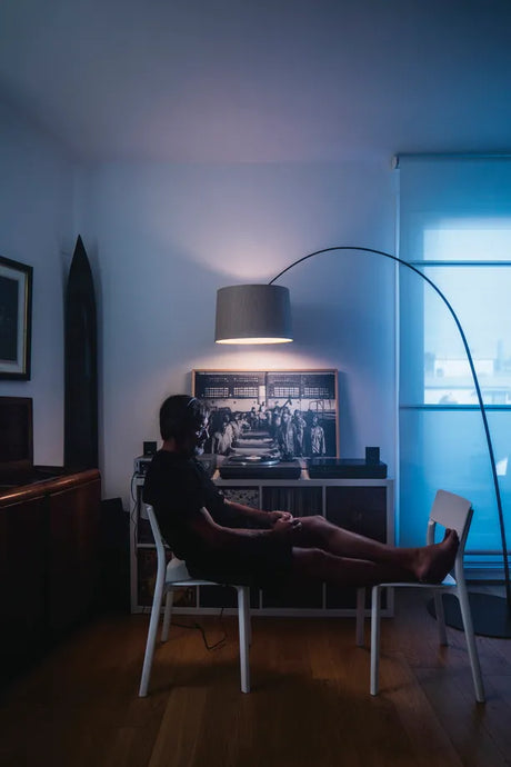 Twiggy Wood Gulvlampe fra Foscarini - Greige - Jacobsen Plus