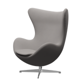 Ægget, Christianshavn stof, drejelig inkl. skammel af Arne Jacobsen - Beige 1121 - Jacobsen Plus
