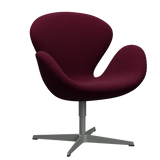 3320 Svanen loungestol, stel i silver grey af Arne Jacobsen - Hallingdal - 573 Wine Red/Purple - Jacobsen Plus