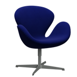 3320 Svanen loungestol, stel i silver grey af Arne Jacobsen - Hallingdal - 753 Ultra Marine - Jacobsen Plus