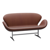 3321 Svanesofa af Arne Jacobsen - Grace læder - Chestnut - Jacobsen Plus