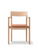 Post Spisebordsstol lys olieret eg, sædepolstret max 95 cognac læder fra Fredericia Furniture