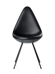 3110 Dråben, polstret med keder af Arne Jacobsen