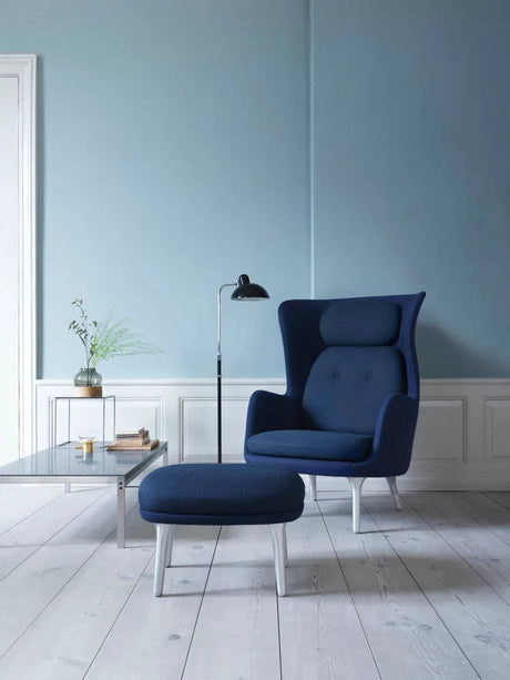 Ro Skammel fra Fritz Hansen - Christianshavn / Aluminium - Jacobsen Plus