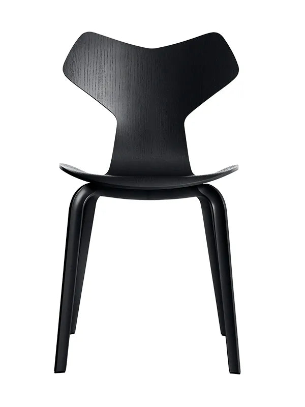 4130 Grand Prix med træben af Arne Jacobsen - Uden polstring / Farvet ask / Sort - Jacobsen Plus