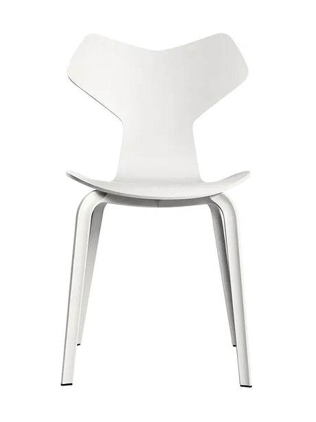 4130 Grand Prix med træben af Arne Jacobsen - Uden polstring / Farvet ask / Hvid - Jacobsen Plus