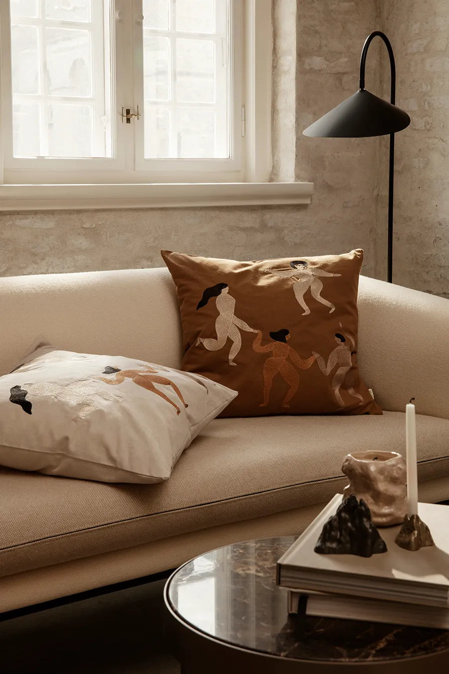 Turn Sofa 2 Bouclé, off-white fra Ferm Living - 3 - Jacobsen Plus