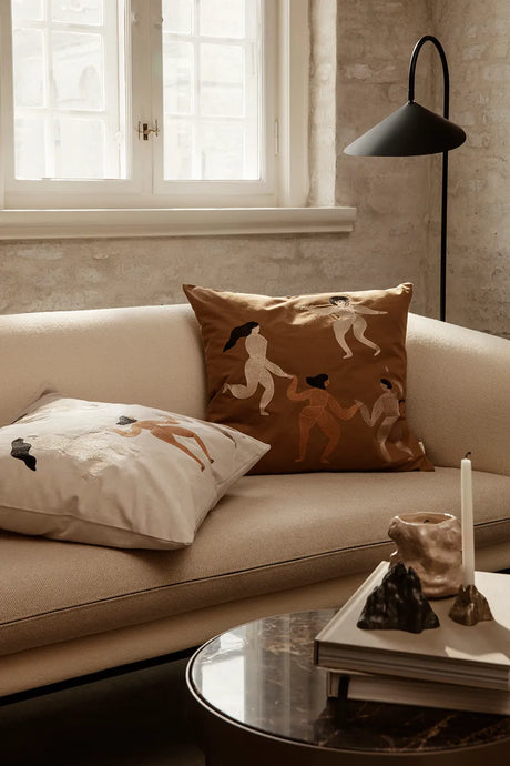 Turn Sofa 2 Bouclé, off-white fra Ferm Living - Cashmere Stel - Jacobsen Plus