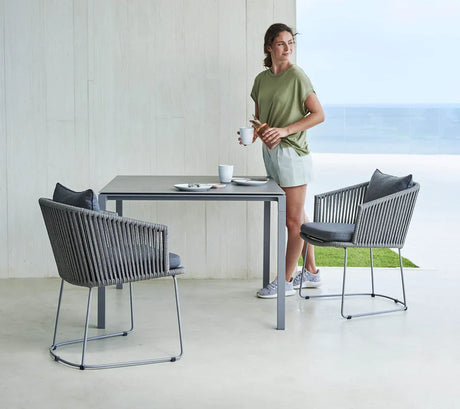 Pure Bord, 100x100 cm fra Cane-line - Lava grey / Concrete grey - Jacobsen Plus