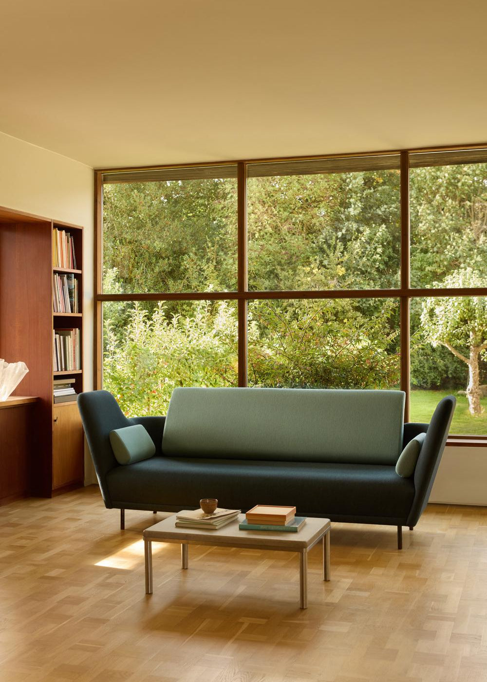 57 sofa, eg olie af Finn Juhl