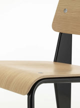 Standard Chair fra Vitra - Eg / Deep Black - Jacobsen Plus