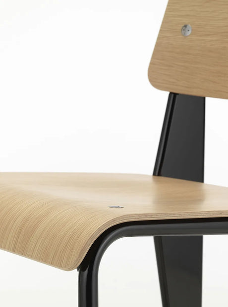 Standard Chair fra Vitra - Eg / Deep Black - Jacobsen Plus