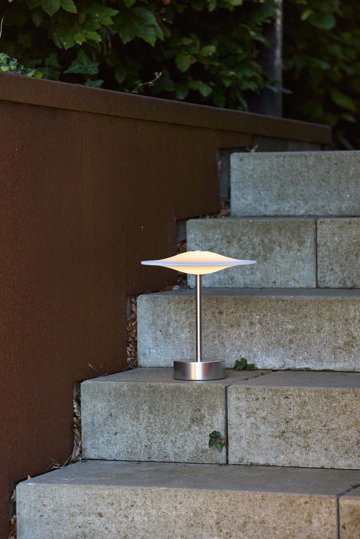 Sinus 22 Portable bordlampe, stål af Piet Hein - 3 - Jacobsen Plus