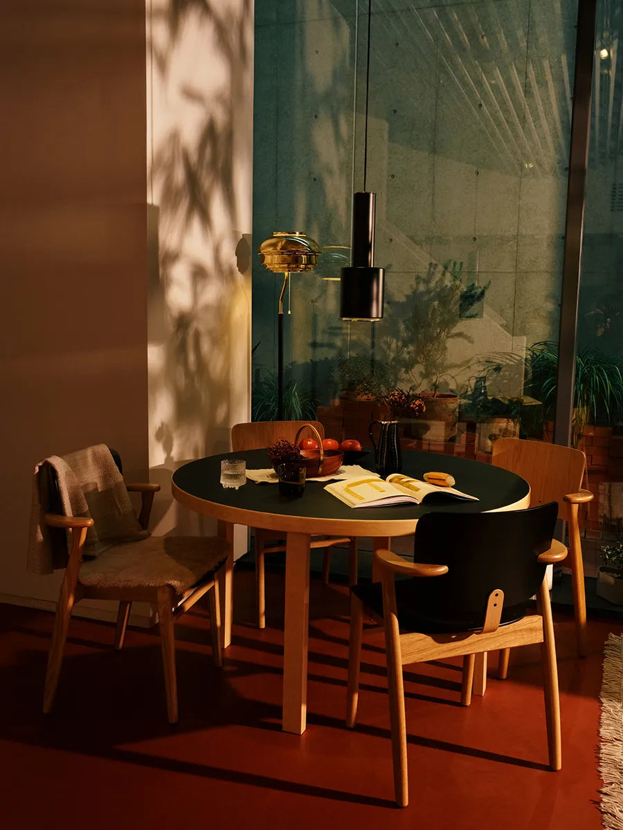 Aalto Table Round, Ø125 cm fra Artek