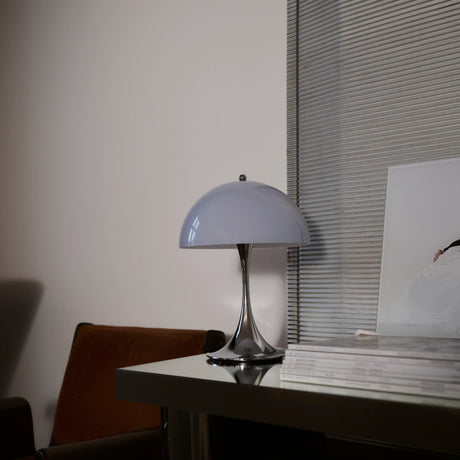 Panthella 250 Portable bordlampe, Chrome Opal Blue Grey af Verner Panton - 5 - Jacobsen Plus