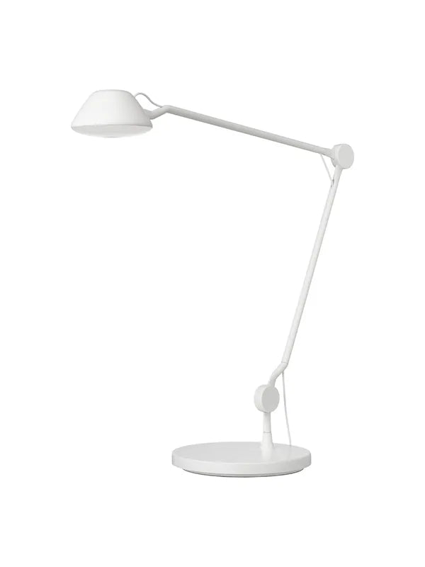 AQ01 bordlampe fra Fritz Hansen - Hvid / Med fod - Jacobsen Plus