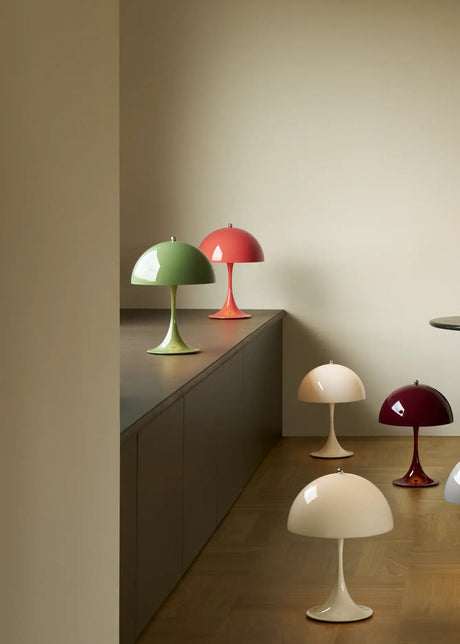 Panthella 250 Portable bordlampe, Opaque Moss Green af Verner Panton - 2 - Jacobsen Plus