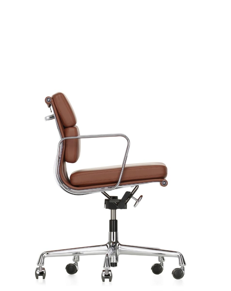 Soft Pad Chair EA 217 Kontorstol, cognac læder/krom stel fra Vitra