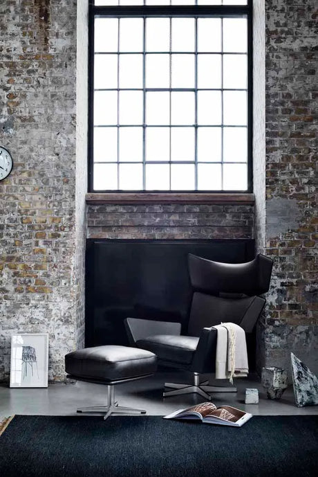 Oksen Lænestol af Arne Jacobsen - Aura læder (sort) / Base i børstet aluminium - Jacobsen Plus