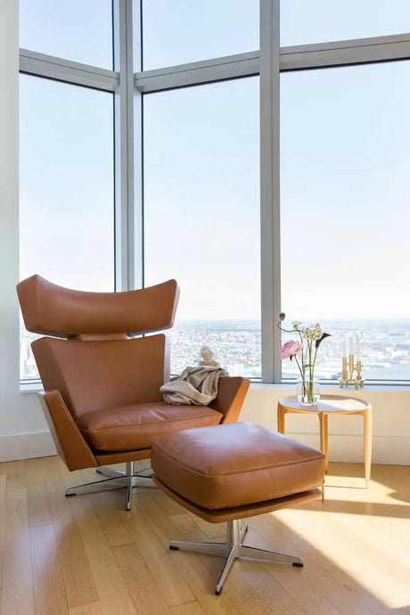 Oksen Lænestol af Arne Jacobsen - Aura læder (sort) / Base i børstet aluminium - Jacobsen Plus