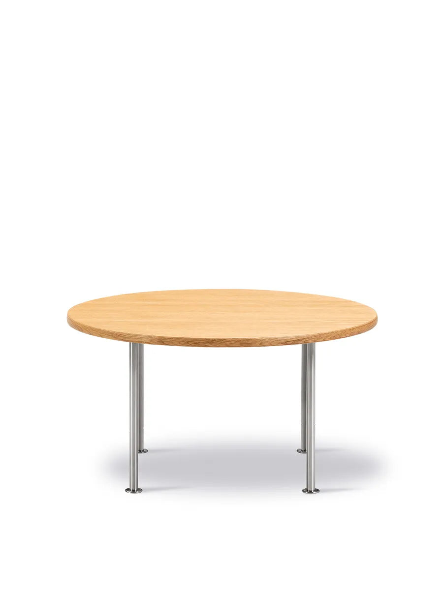 Wegner Ox Table fra Fredericia Furniture - Ø80 cm / Eg - lakeret / H: 41 cm - Jacobsen Plus