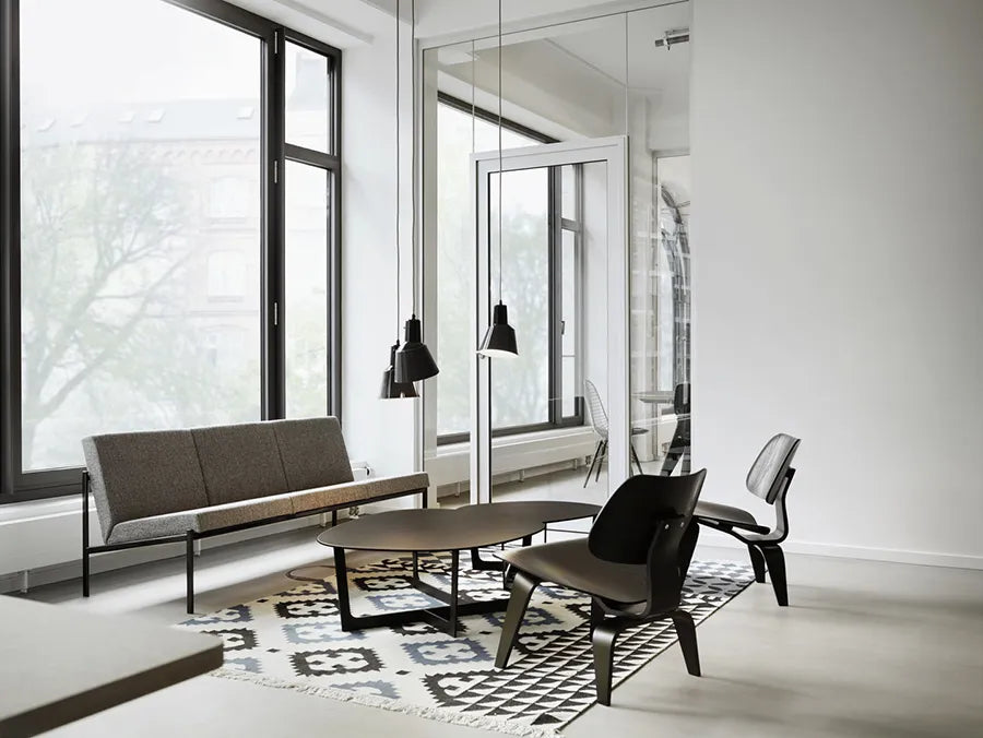 Plywood Group LCW, sortlakeret ask fra Vitra - 2 - Jacobsen Plus