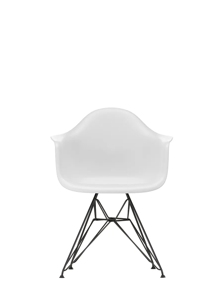 Eames Plastic Armchair DAR, sort pulverlakering fra Vitra