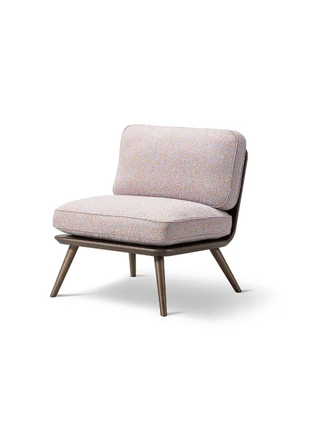 Spine Lounge Chair Petit fra Fredericia Furniture - Stofgruppe 0 / Lakeret eg - Jacobsen Plus