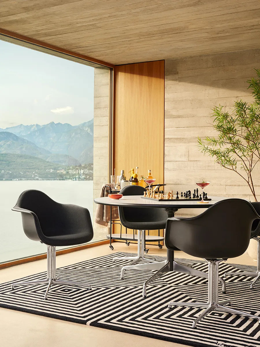 Eames Plastic Armchair DAL fra Vitra