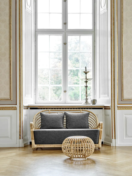 Charlottenborg 2-pers. Sofa af Arne Jacobsen - A622 Crumble - Beige - Jacobsen Plus