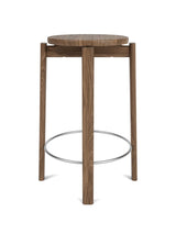Passage Counter Stool fra Audo Copenhagen - Walnut - Jacobsen Plus