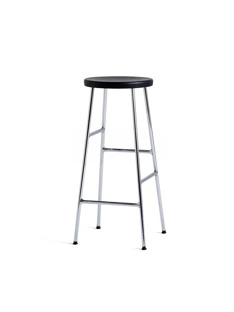 Cornet Barstol fra Hay - High / Soft black stained oak / Chromed steel - Jacobsen Plus