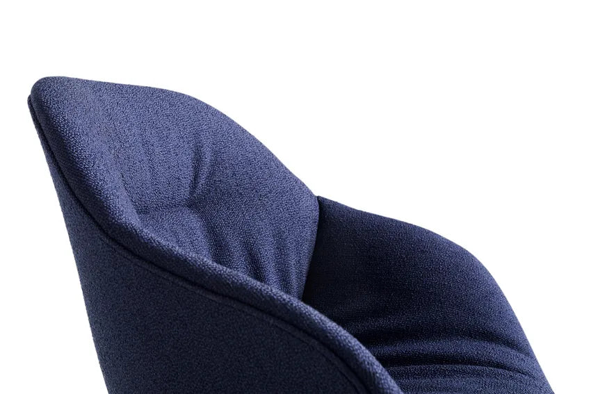 About a Chair AAC127 Soft fra Hay